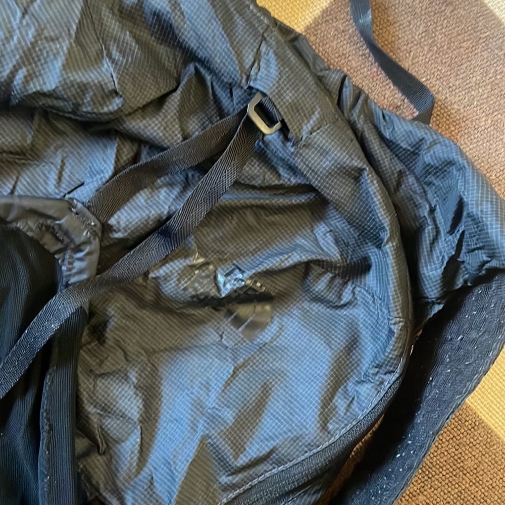 Back pack - Picture 2 of 2